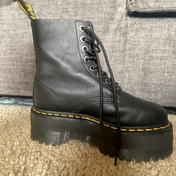PLATFORM DR. MARTENS - Picture 2 of 4